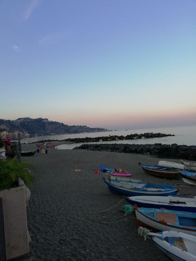Casa Vacanze Aloha จีอาร์ดีนี นักซอส ภายนอก รูปภาพ